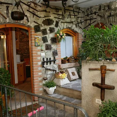 Serena - La Grotta