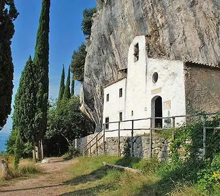 Serena - La Grotta Gargnano
